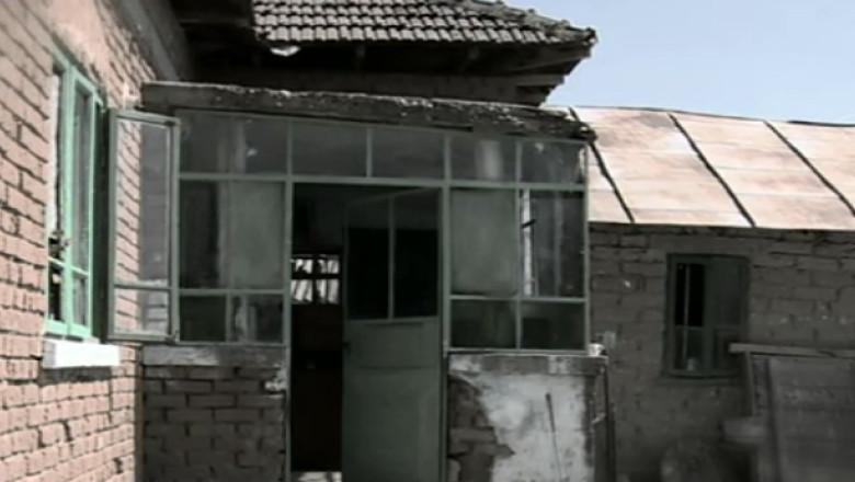 La spital dupa ce mama i-a incuiat in casa. Doi copii au fost raniti intr-un incendiu Imagine