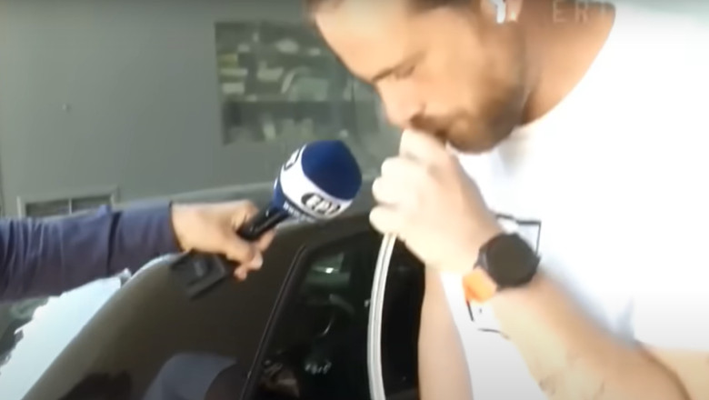La televiziunea de stat din Grecia s-au prezentat doua modalitati usoare de a fura benzina din rezervorul unei masini Imagine