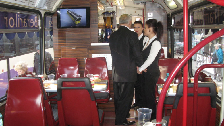 La Timisoara s-a dat in folosinta tramvaiul cu LCD, WiFi si... bere! Imagine