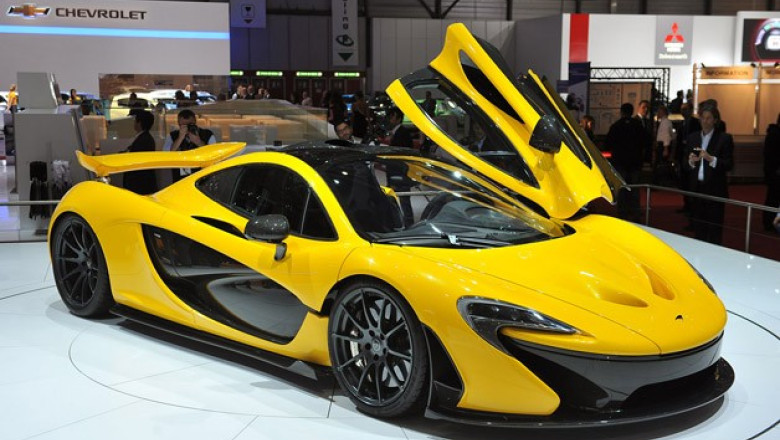 LA VOLAN. McLaren P1, bolidul de peste 900 de cai-putere, care consuma doar 8,3 litri la suta de kilometri Imagine