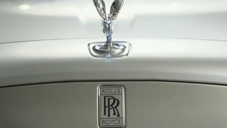 LA VOLAN. Rolls-Royce scoate un SUV bazat pe Ghost Imagine
