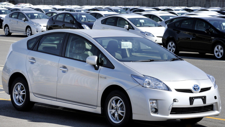 LA VOLAN. Toyota ramane liderul motoarelor ecologice Imagine