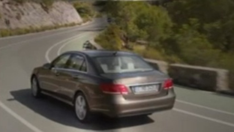 LA VOLAN. Transmisie in noua trepte pentru Mercedes E-Klasse Imagine