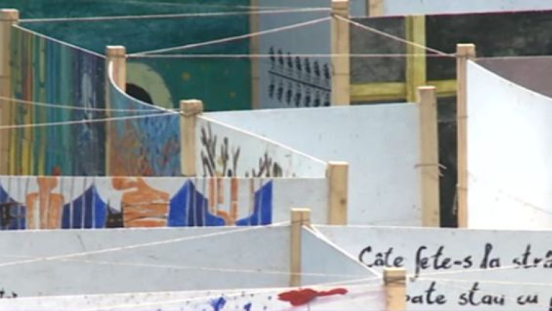 Labirint dedicat folclorului, cu 1001 metri de povesti Imagine