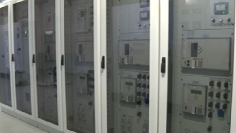 Laborator modern lasat in paragina. Contoarele sunt verificate la Botosani, pentru ca e mai ieftin Imagine