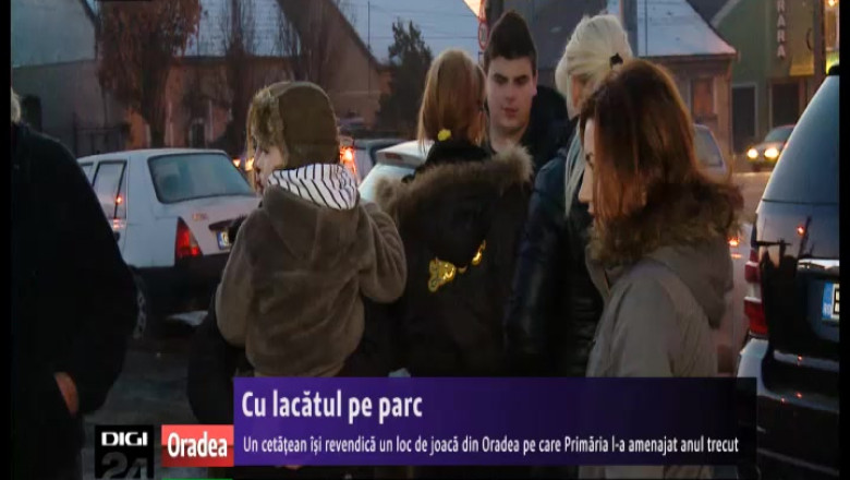 Lacat pus pe terenul de joaca. Un oradean sustine ca locul ii apartine Imagine