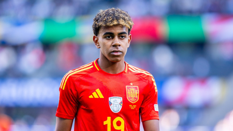 Lamine Yamal a castigat trofeul Golden Boy 2024 Imagine