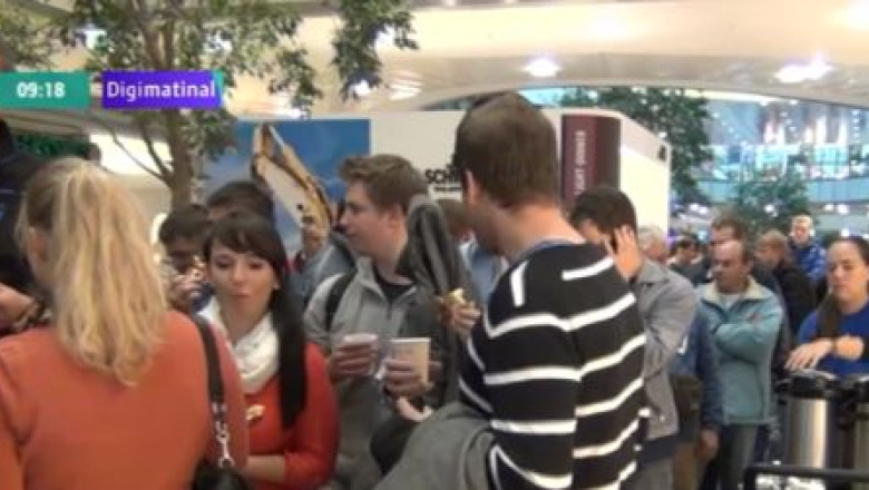 Lansare IPHONE 6. Oamenii asteapta la coada in fata magazinului Apple din New York Imagine