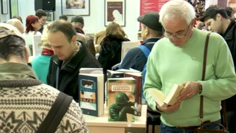 Lansarile de carte ale politicienilor au atras un numar record de vizitatori la „Gaudeamus”. Care a fost best-sellerul targului Imagine