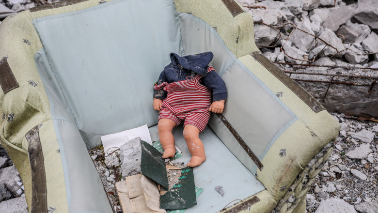 „Lasa dupa ei iadul”. Militarii rusi pun mine antipersonal chiar si in jucarii sau frigidere Imagine