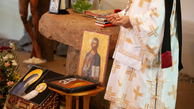 Lasata Secului de branza pentru postul Pastelui 2025. Cea mai importanta traditie respectata in orice familie. Astazi se ofera cadouri Imagine