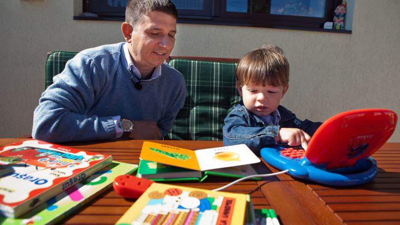 Laura Teodoru, Adriana Muraru, Alice Iacobescu si Stelian Muscalu povestesc cum e sa fii parinte Imagine