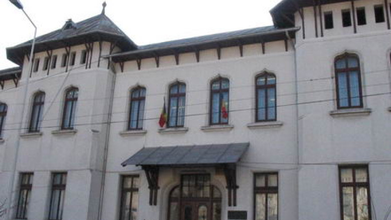 Lectia de cutremur. Elevii unui liceu din Constanta, invatati sa reactioneze in caz de seism Imagine