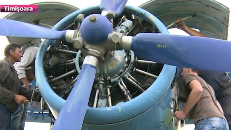 Lectii practice de aviatie, la liceu Imagine