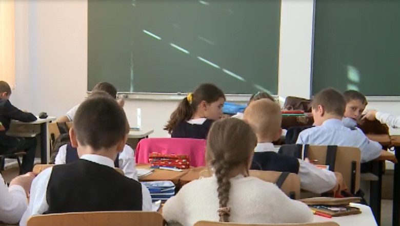 Legatura directa intre abandonul scolar si parintii plecati la munca in strainatate Imagine