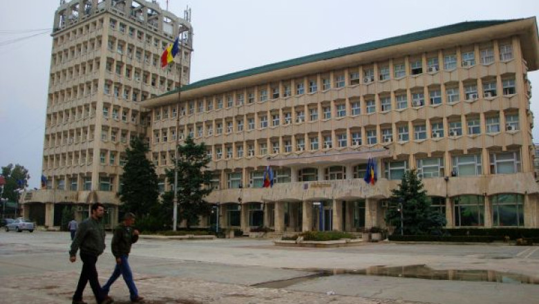 Legea descentralizarii. Consiliile judetene vor trebui sa gestioneze sanatatea, educatia, cultura si sportul Imagine