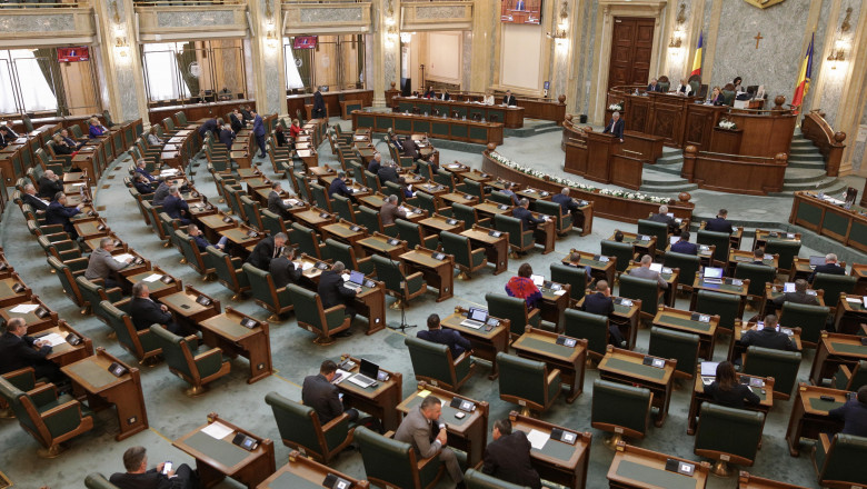 Legea pensiilor speciale a fost votata de Parlament Imagine