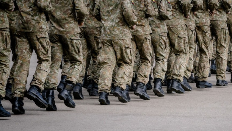 Letonia intentioneaza sa reintroduca serviciul militar obligatoriu Imagine