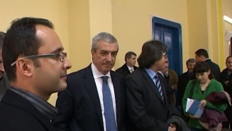 Liberalii, greu de convins sa plece la partidul lui Tariceanu Imagine