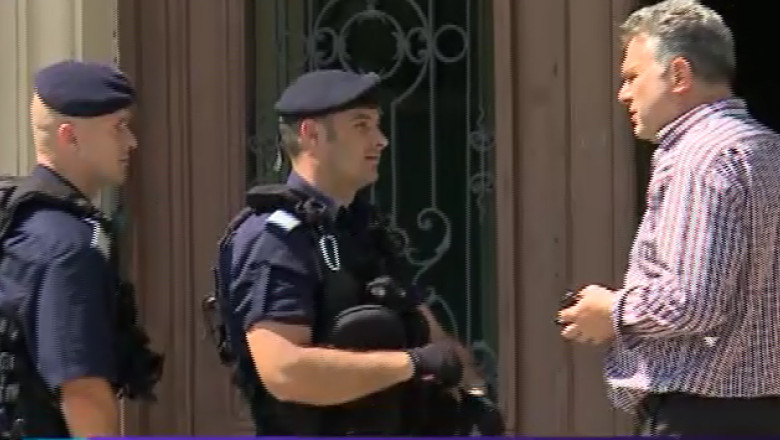 Licenta cu masuri speciale de siguranta dupa atentatul de la universitate Imagine