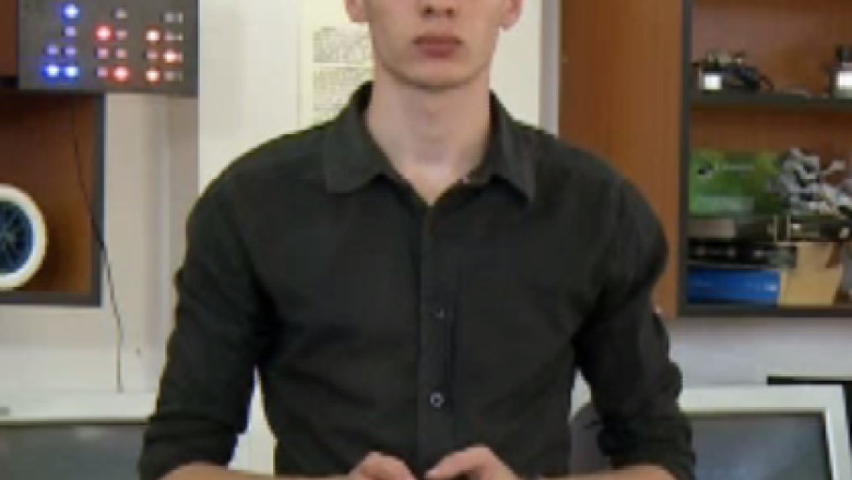 Licenta inedita la Iasi: Robot controlat prin telefon Imagine