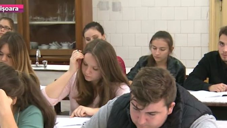 Liceu de Nobel. Herta Muller si Stefan Hell au studiat la „Nikolaus Lenau", in Timisoara  Imagine