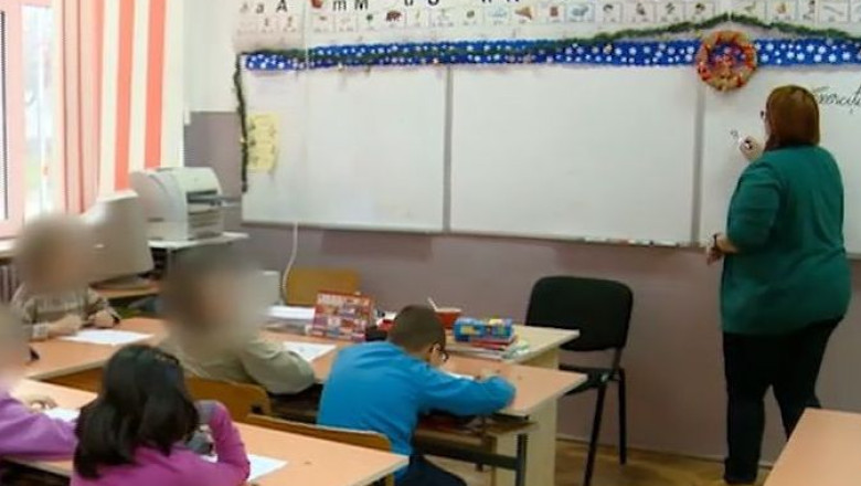 Liceul Iris din Timisoara: prea multi elevi cu deficiente intr-o clasa Imagine