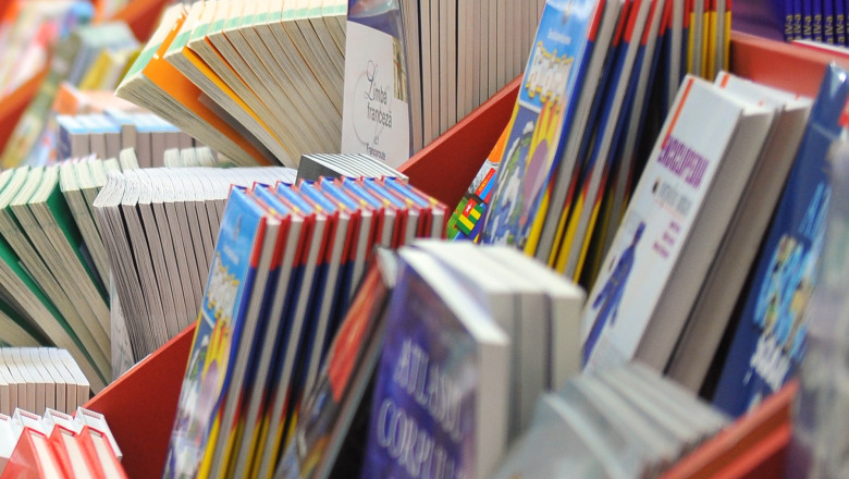 Licitatia pentru Abecedar s-a incheiat. Elevii de clasa I ar putea primi manualele la inceputul semestrului al II-lea Imagine