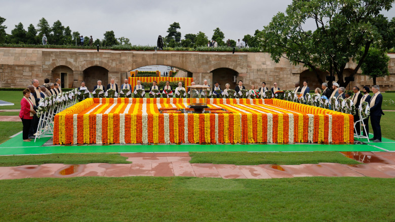 Liderii lumii au vizitat un monument inchinat lui Mahatma Gandhi, in ultima zi a summitului G20 Imagine