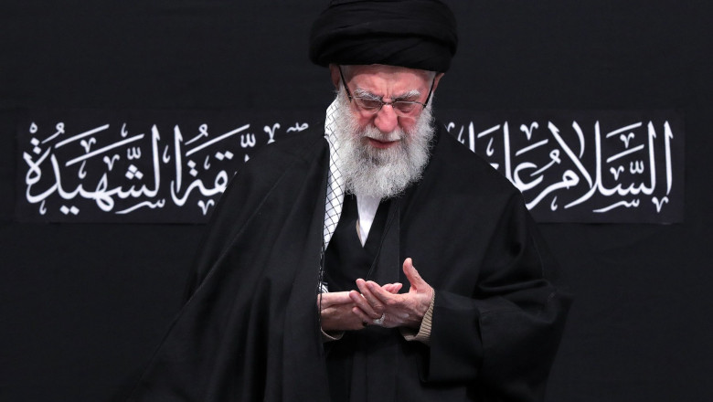 Liderul suprem al Iranului da vina pe SUA, Israel si Turcia pentru caderea regimului Assad in Siria Imagine