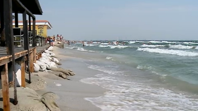 Litoralul pierde anual doi metri de plaja. Planuri pentru a stopa eroziunea Imagine