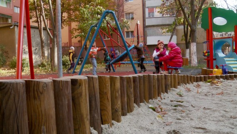 Loc de joaca nou-nout in zona Dambovita din Timisoara Imagine