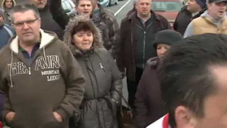 Localnicii din Uliuc si Unip: "Noi vrem asfalt!" Imagine