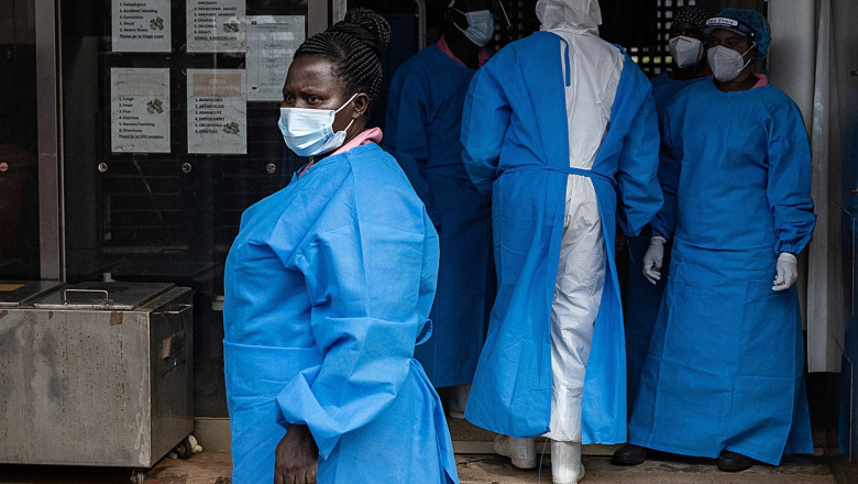 Lockdown in Uganda din cauza epidemiei de Ebola. Nu exista vaccin contra virusului, iar OMS accelereaza studiile clinice Imagine