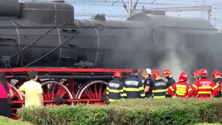 Locomotiva Trenului Regal a luat foc in Gara Brasov. Trei echipaje de pompieri, chemate prin 112 Imagine
