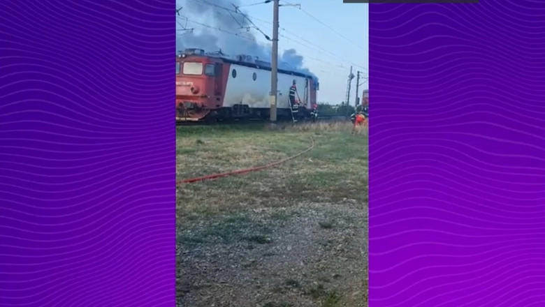 Locomotiva unui tren de calatori a luat foc in judetul Prahova Imagine