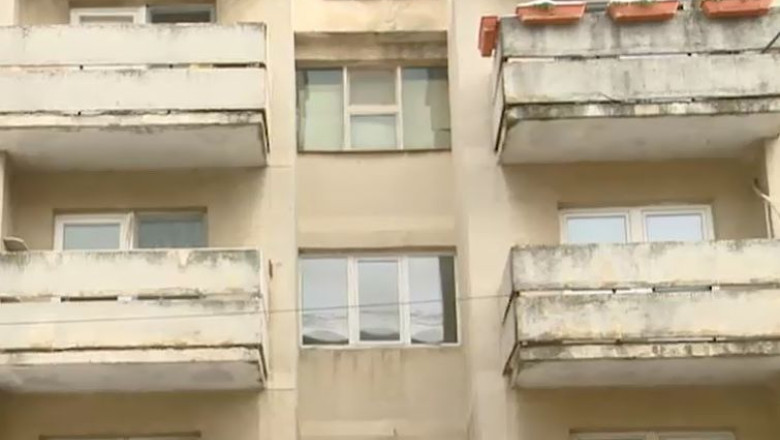 Locuinte de serviciu pentru cadrele medicale. Fostul bloc al Medicinei Legale din Timisoara, reabilitat Imagine