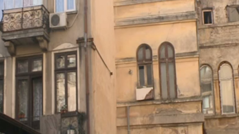 Locuinte in imobile cu risc seismic, vandute pe internet: „Vand apartament renovat, in Centrul vechi, in cladire fara bulina” Imagine