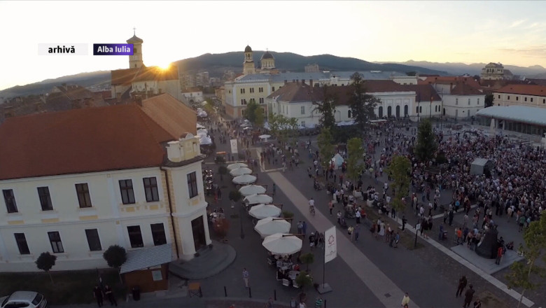 Locuitorii din Alba Iulia aleg cum sa se distreze pe internet Imagine