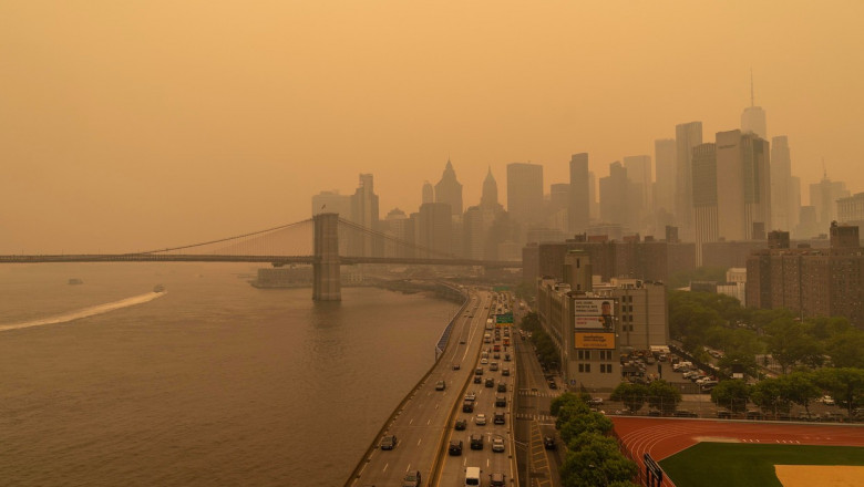 Locuitorii New York-ului cauta pe Google cum „isi pot vinde casele rapid”, din cauza fumului provocat de incendiile din Canada Imagine