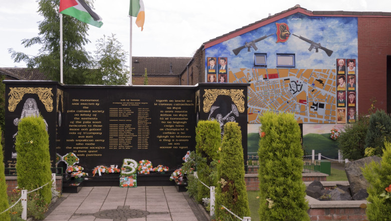 Londra si Dublin redeschid dosarele crimelor din Irlanda de Nord. Imunitatea militarilor este anulata, anchetele reluate Imagine