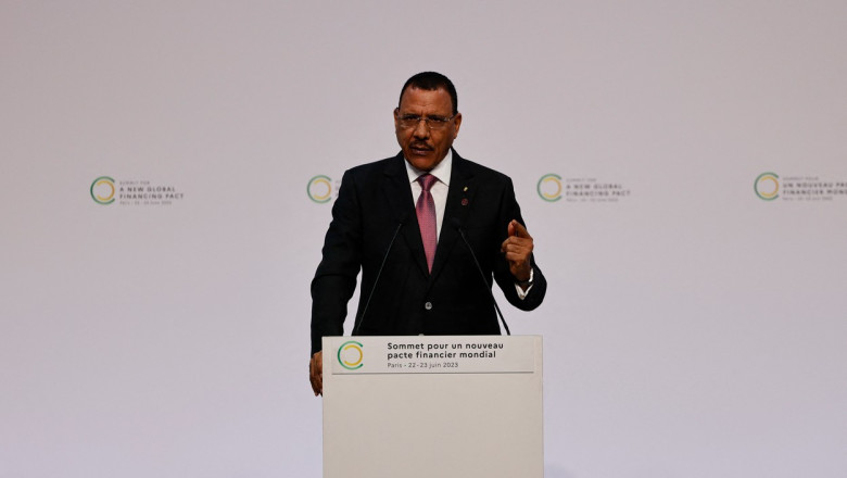 Lovitura de stat in Niger. Mesajul presedintelui Mohamed Bazoum, la o zi dupa ce a fost retinut de soldatii pucisti Imagine