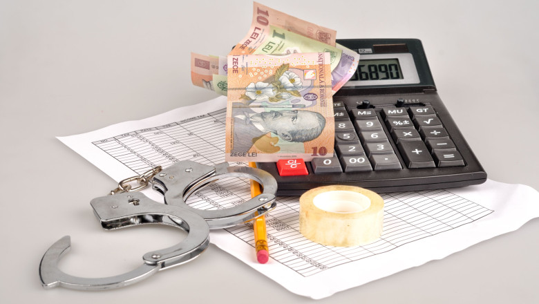 Luare de mita la Vama Calafat. Au fost atat de multi politisti retinuti, ca in arestul Politiei Dolj nu au mai fost locuri pentru ei Imagine