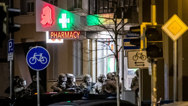 Luare de ostatici in Karlsruhe, la doar o zi dupa impuscaturile din Hamburg. Politia a luat cu asalt cladirea unde erau tinuti oamenii Imagine
