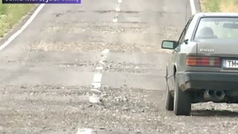 Lucrari de mantuiala, pe bani publici. Un drum inaugurat in 2013 este acum plin de gropi Imagine