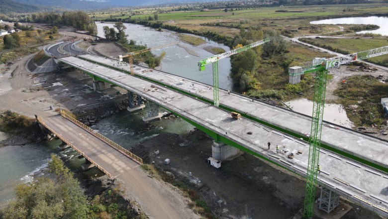 Lucrarile la noul pod intre Romania si Ucraina, peste raul Tisa, au ajuns la aproape 90%: „Un moment care depaseste simpla constructie” Imagine