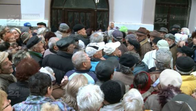 Lugoj: pensionarii s-au calcat in picioare pentru a prinde un bilet la Balul Seniorilor Imagine