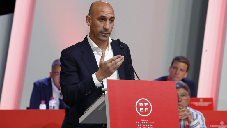 Luis Rubiales a fost arestat la Madrid. Fostul presedinte al Federatiei Spaniole de Fotbal e acuzat de coruptie Imagine