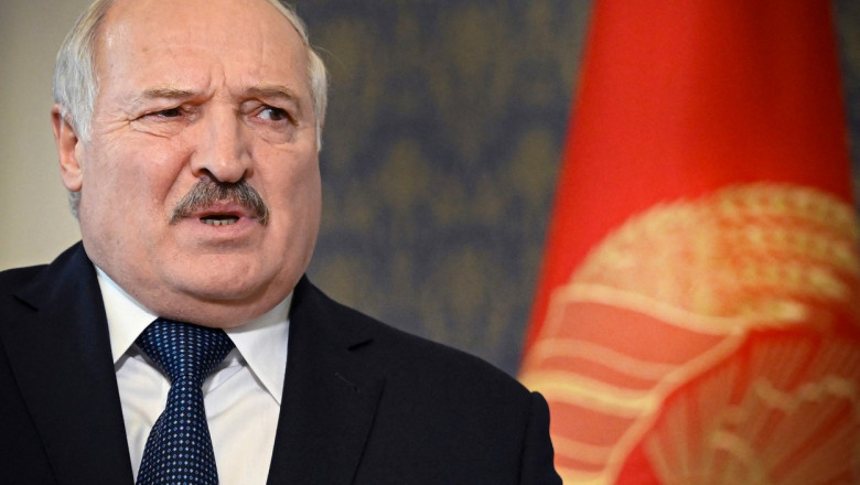 Lukasenko spune ca Ucraina ca incearca "sa tarasca" cu orice pret NATO in razboiul cu Rusia Imagine