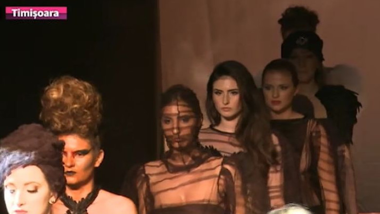 Lumanari aprinse si masti de gaze pe catwalk Imagine